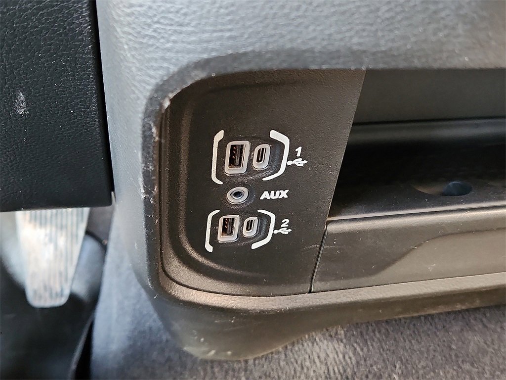 Used 2024 RAM 3500 Tradesman w/ Chrome Appearance Group image 24