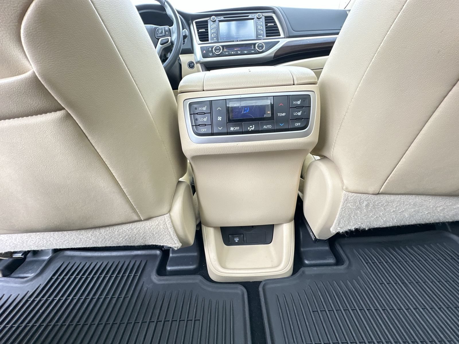 Used 2015 Toyota Highlander Limited Platinum AWD/4WD image 21