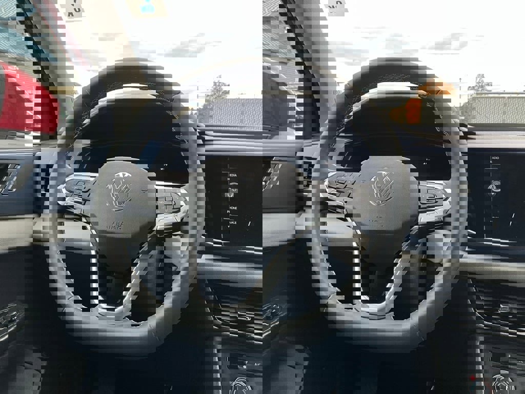 Used 2022 Volkswagen Taos SE w/ IQ.Drive SE Package image 19