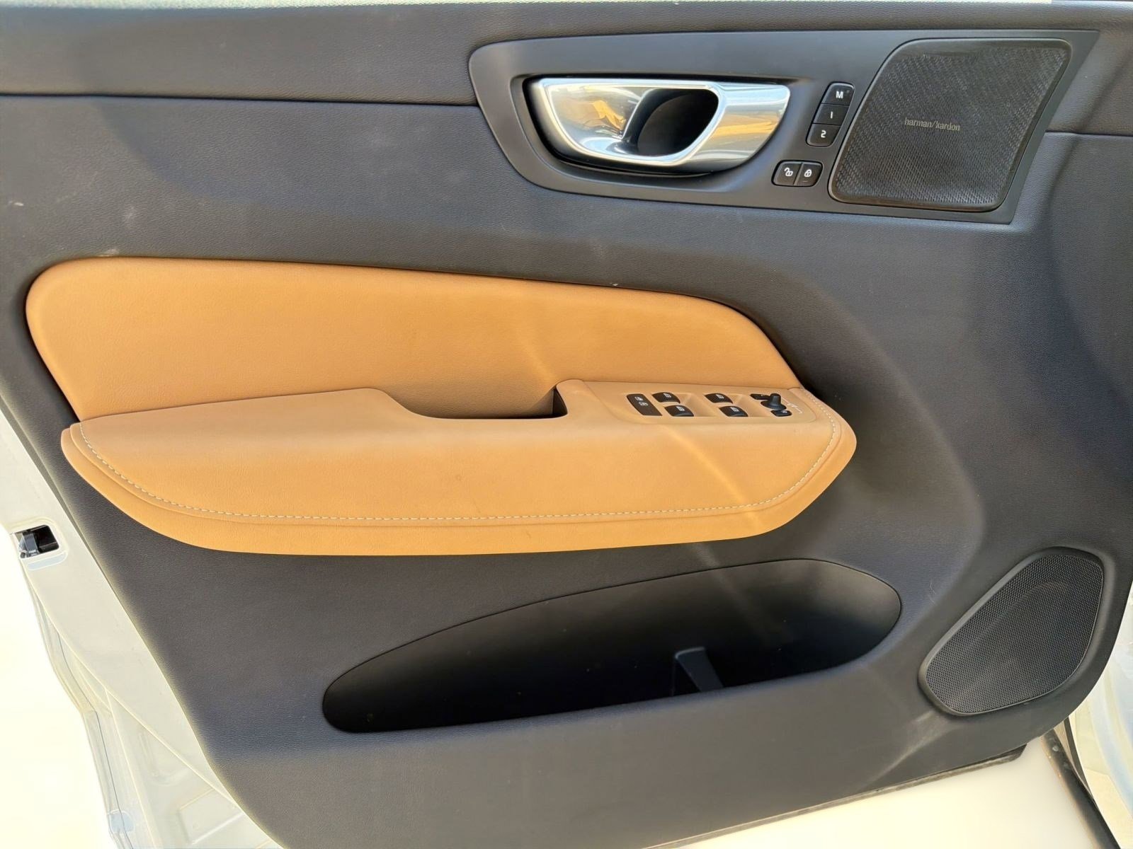 Used 2025 Volvo XC60 B5 Ultra w/ Protection Package Premier image 20