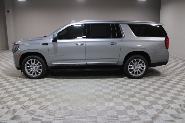 Used 2024 GMC Yukon XL Denali AWD/4WD image 8