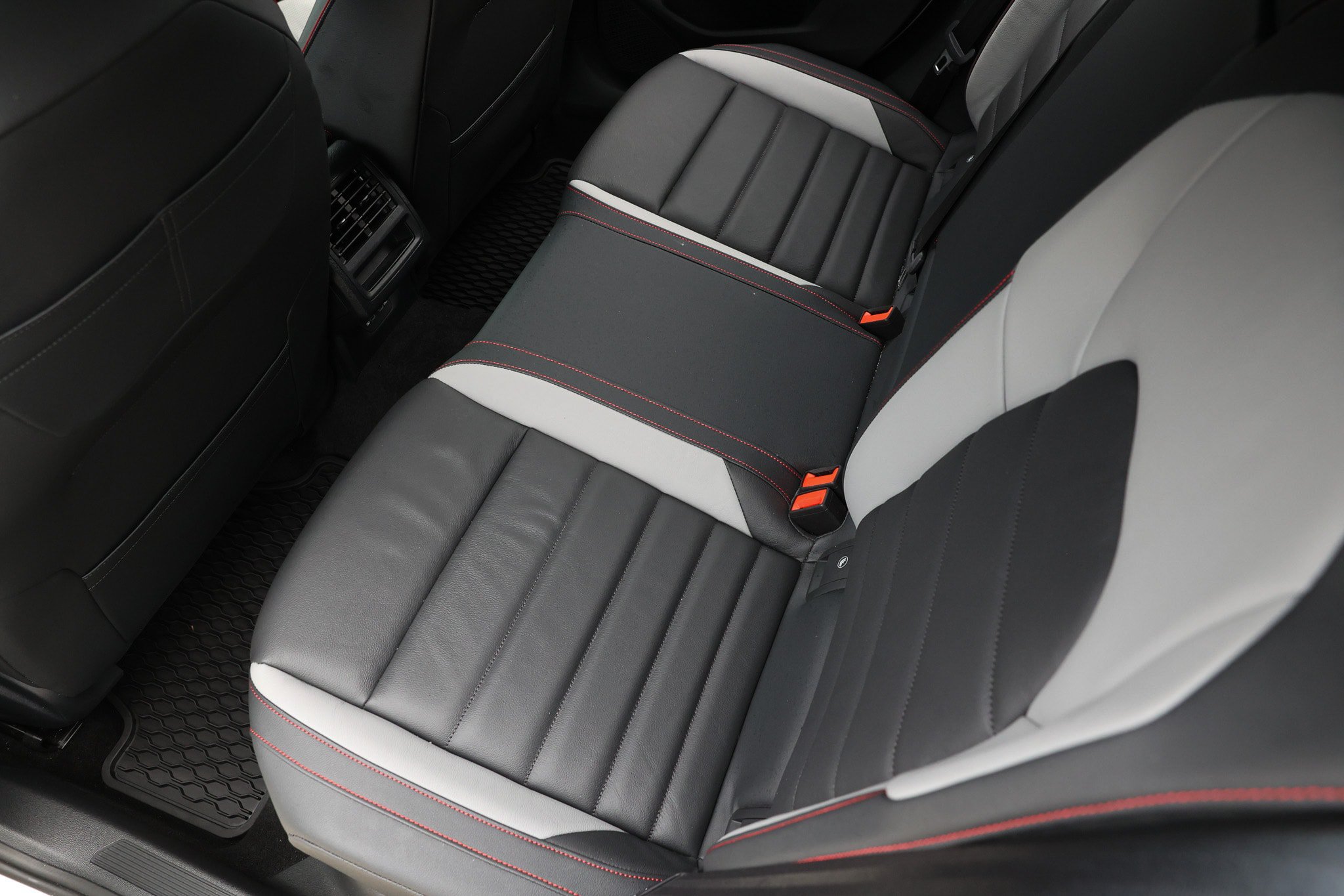 Used 2024 Volkswagen GTI SE FWD image 14