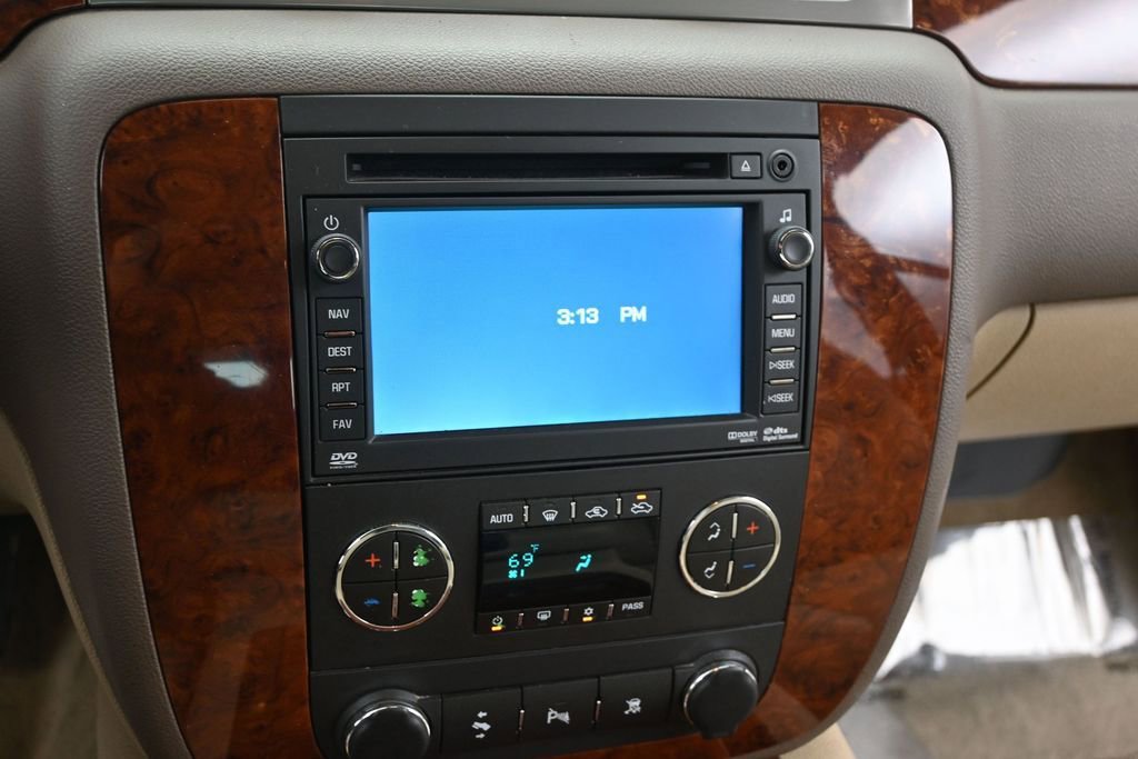 Used 2011 Chevrolet Avalanche LTZ AWD/4WD image 14