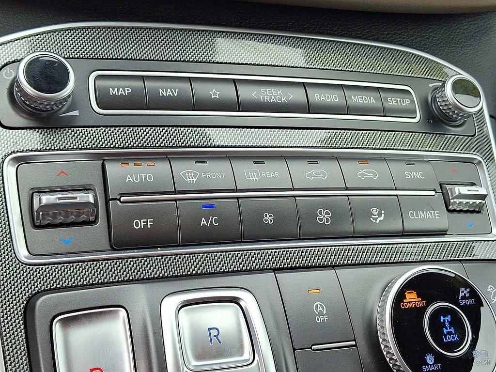 Used 2023 Hyundai Santa Fe SEL image 16