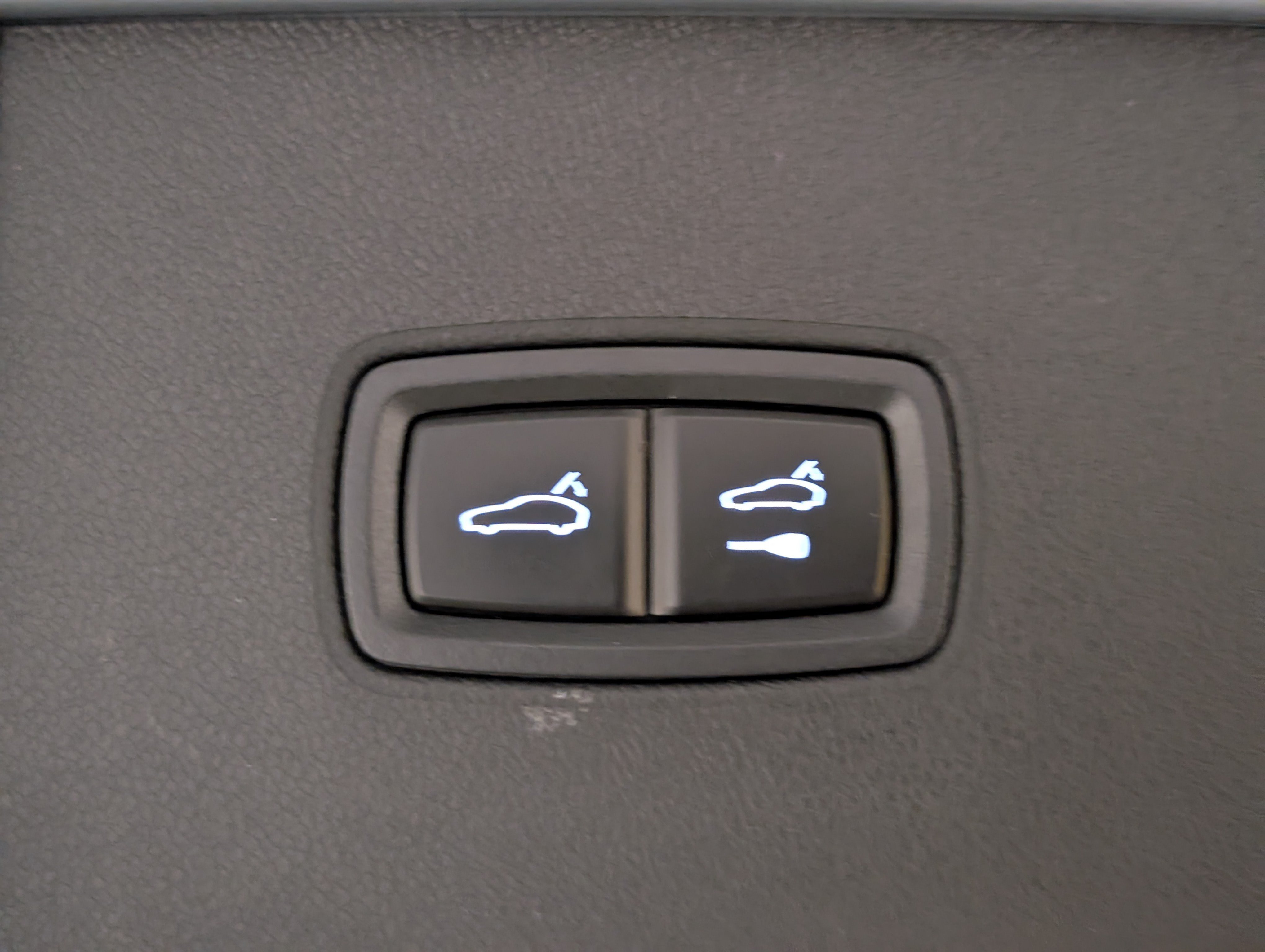 Certified 2025 Porsche Cayenne S AWD/4WD image 25