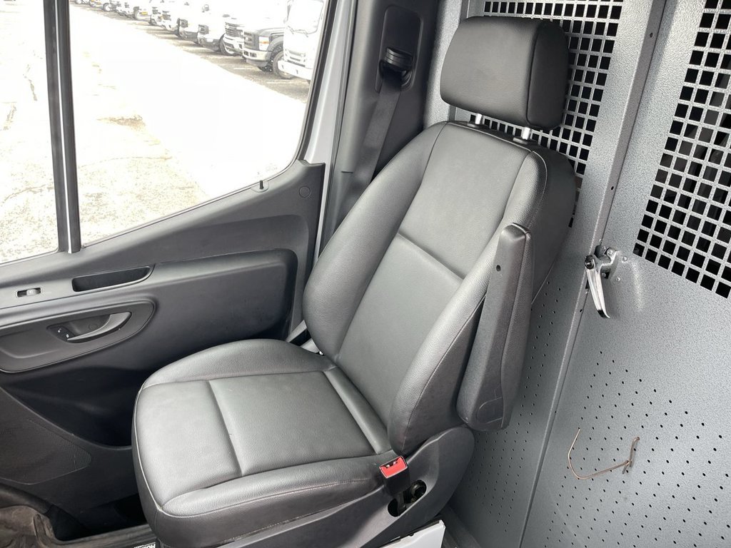 Used 2024 Mercedes-Benz Sprinter 2500 image 10