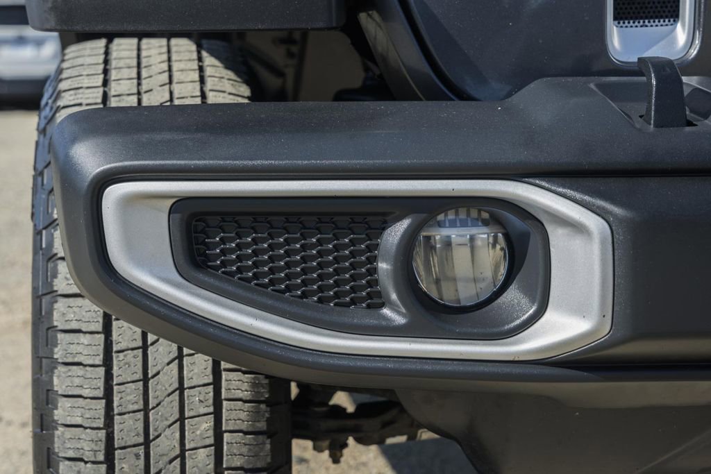 Used 2020 Jeep Wrangler Unlimited Sahara image 13