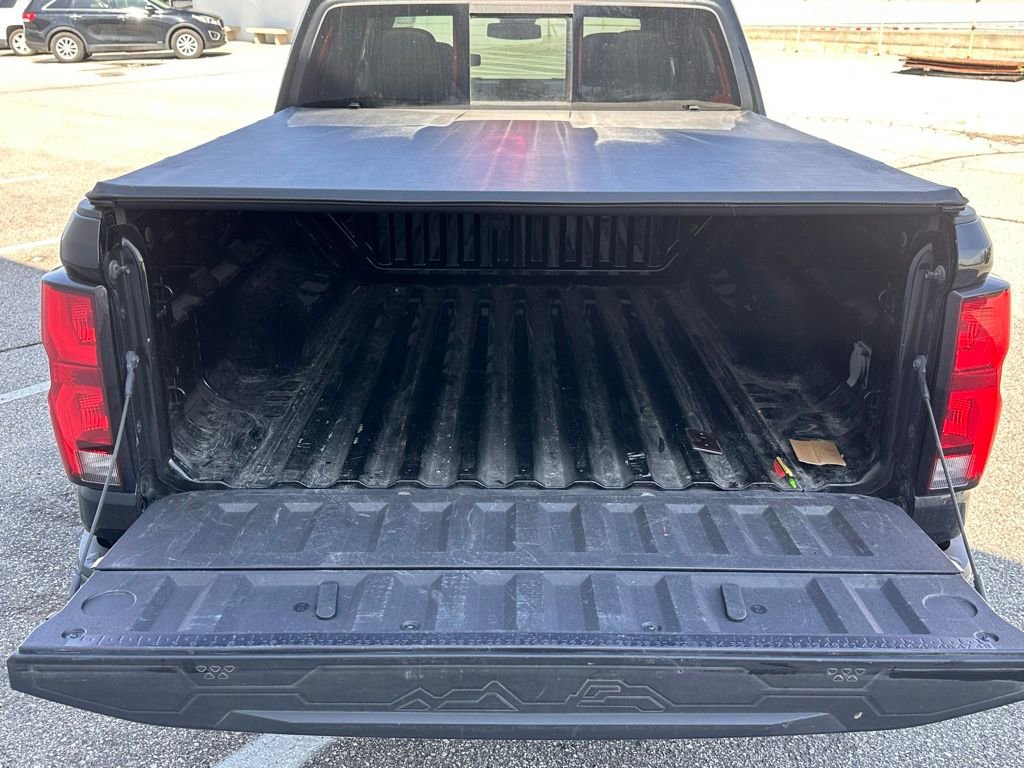 Used 2023 Chevrolet Colorado Z71 w/ Z71 Convenience Package 2 AWD/4WD image 16