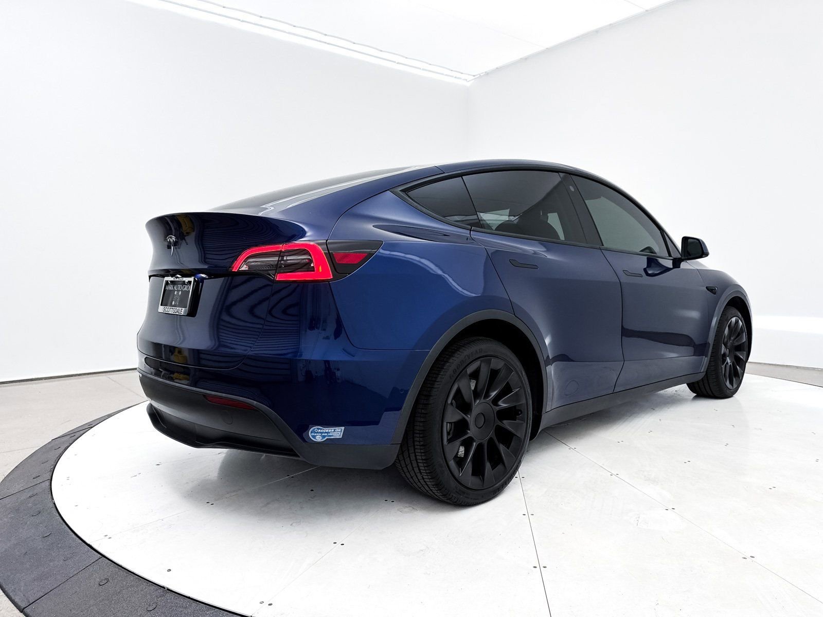 Used 2021 Tesla Model Y Long Range image 15