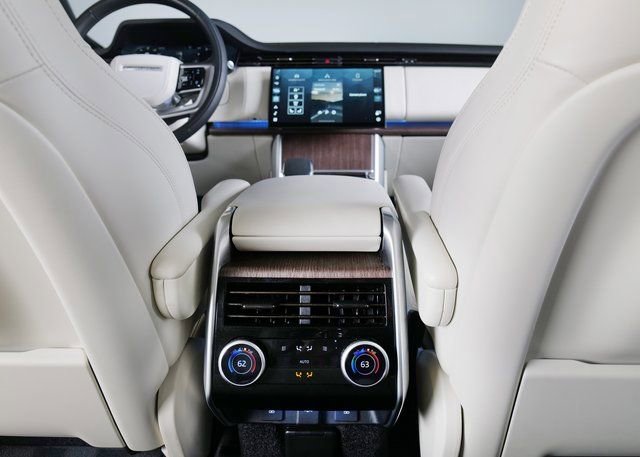 Used 2024 Land Rover Range Rover Long Wheelbase SE image 20