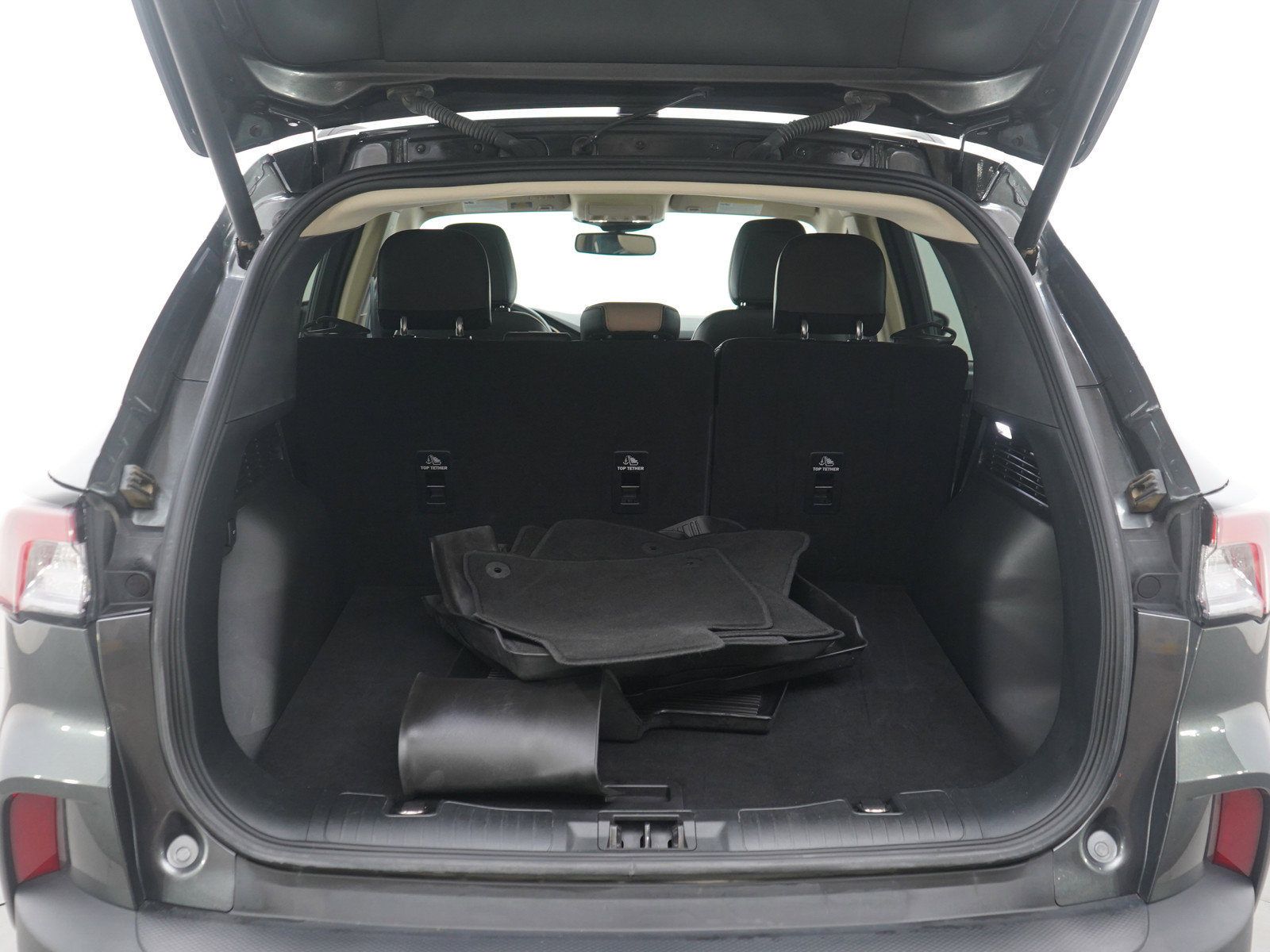 Used 2020 Ford Escape Titanium image 16