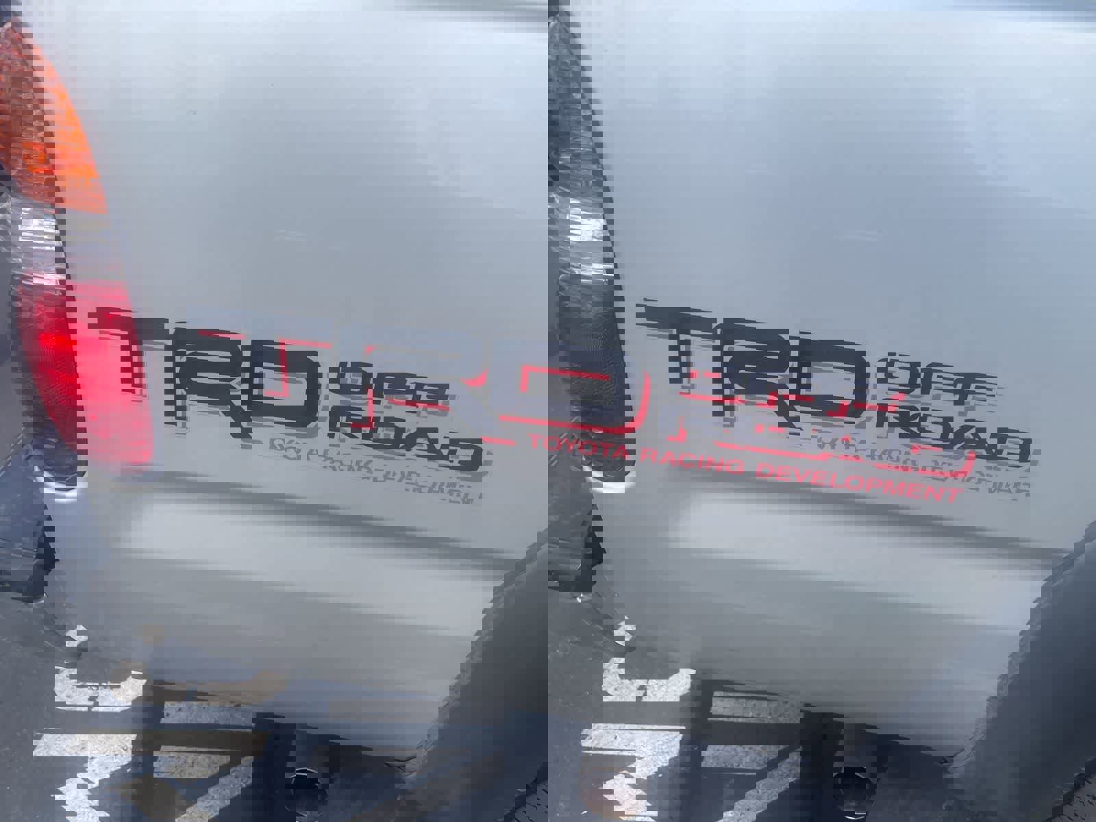 Used 2004 Toyota Tacoma PreRunner RWD image 3