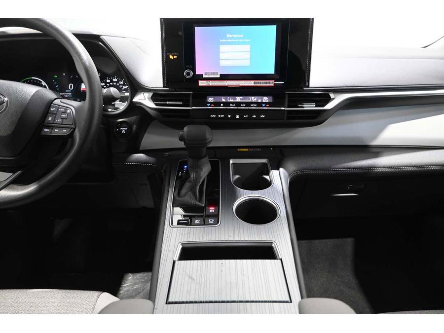 New 2025 Toyota Sienna LE image 22