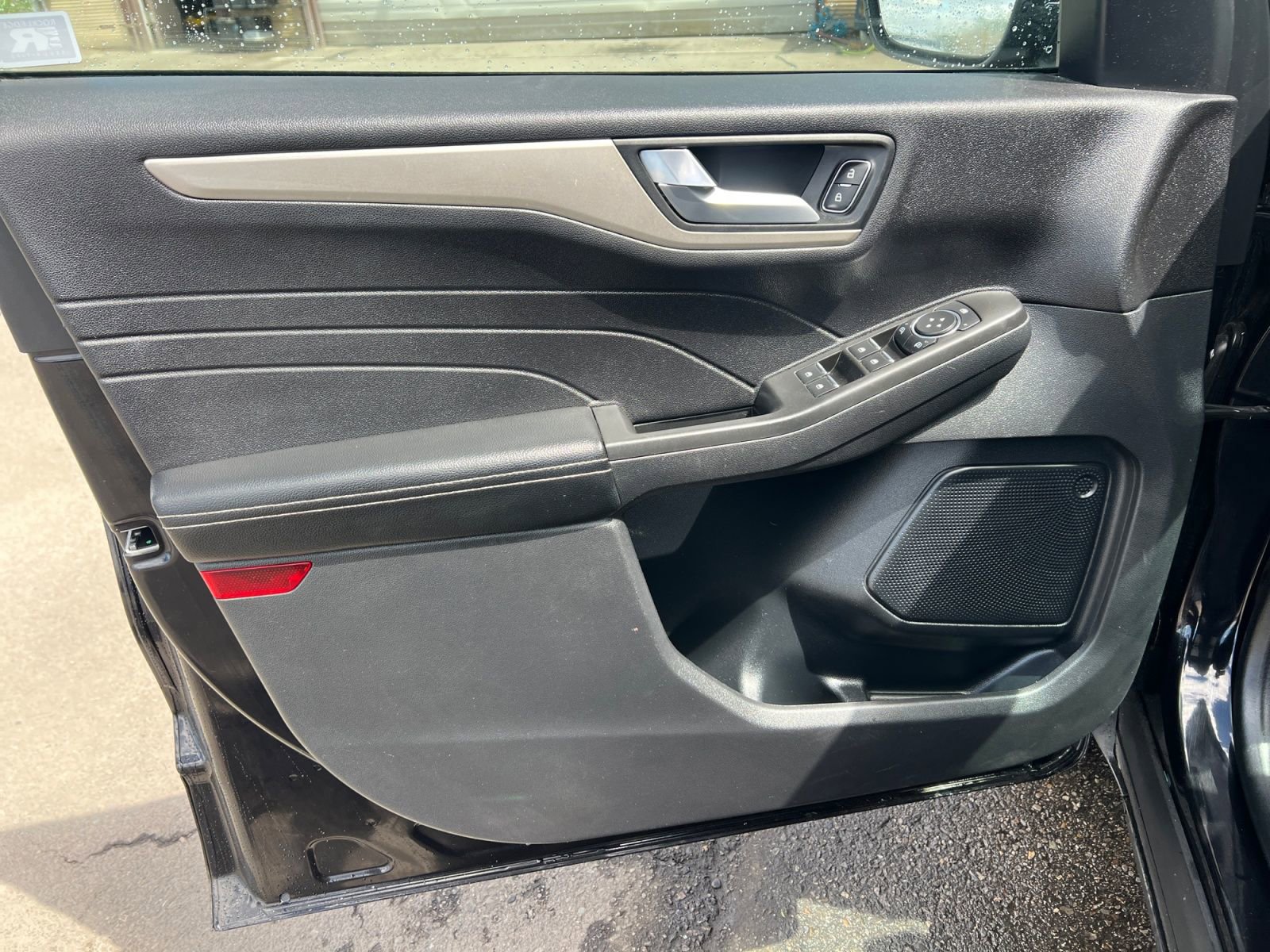 Used 2021 Ford Escape SE w/ SE Sport Appearance Package FWD image 19