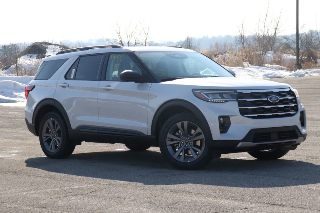 New 2026 Ford Explorer Active w/ Active Comfort Package image 2