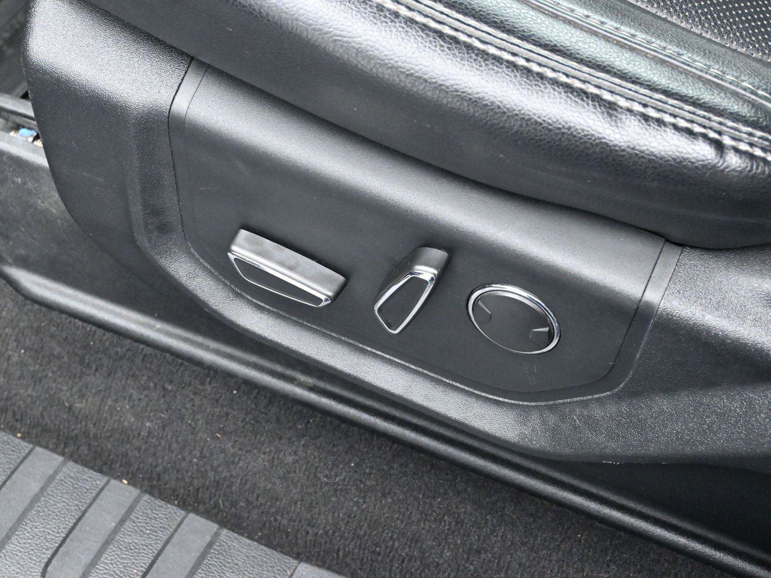 Used 2019 Ford F250 Lariat w/ Chrome Package image 14