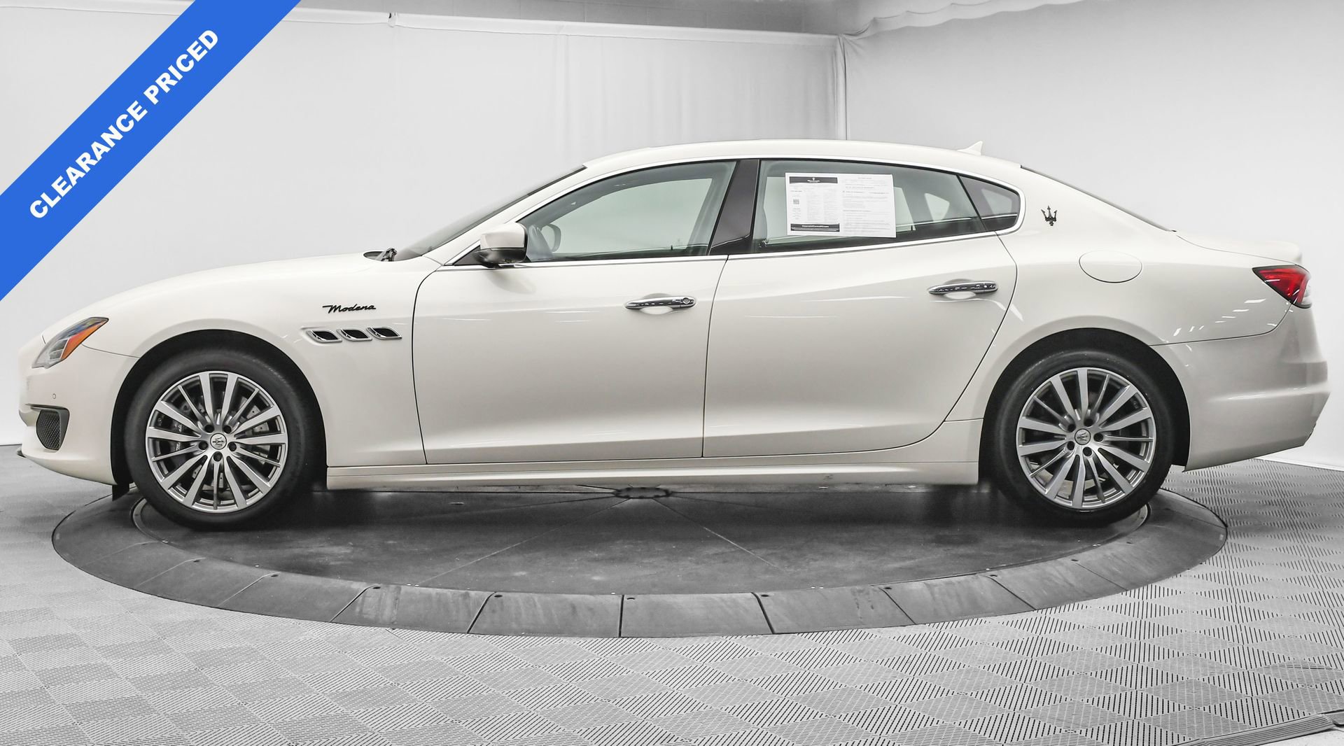 Used 2022 Maserati Quattroporte Modena Q4 image 4