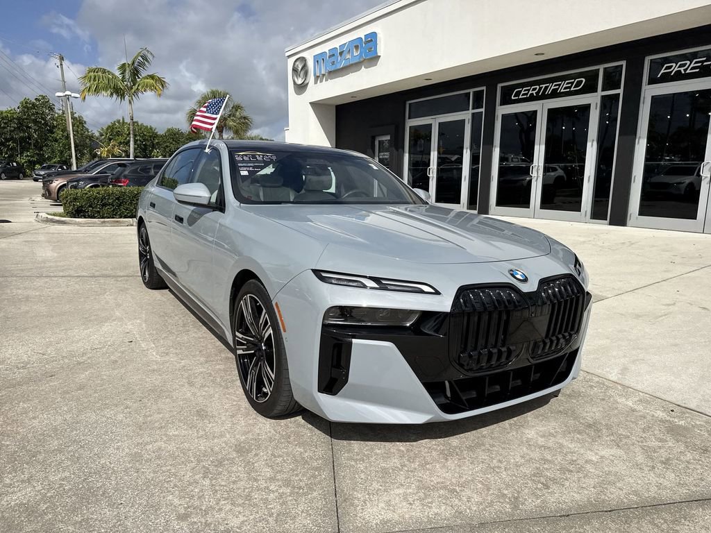 Used 2023 BMW 760i xDrive image 7