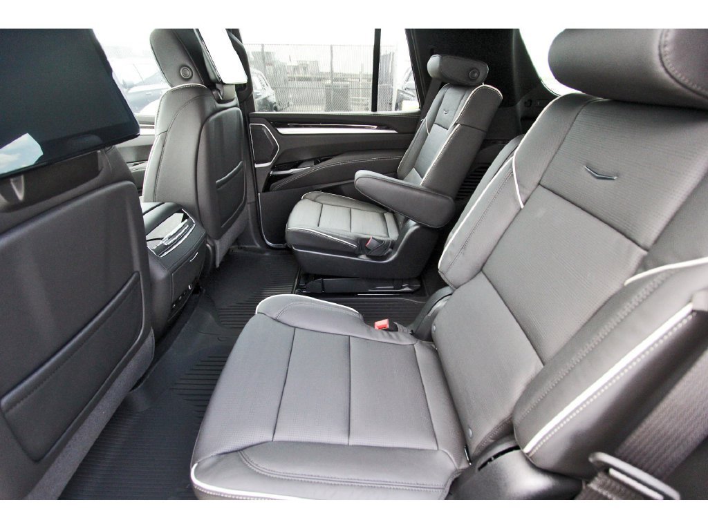 New 2027 Cadillac Escalade Luxury w/ Touring Package AWD/4WD image 7