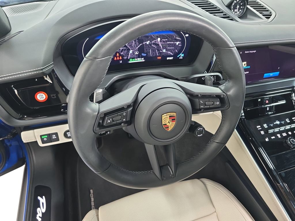 Used 2025 Porsche Panamera 4 E-Hybrid image 4