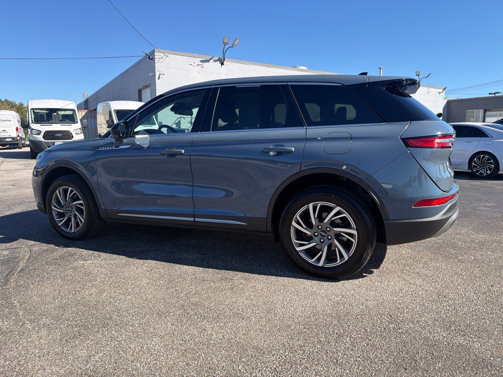 Used 2023 Lincoln Corsair AWD image 9