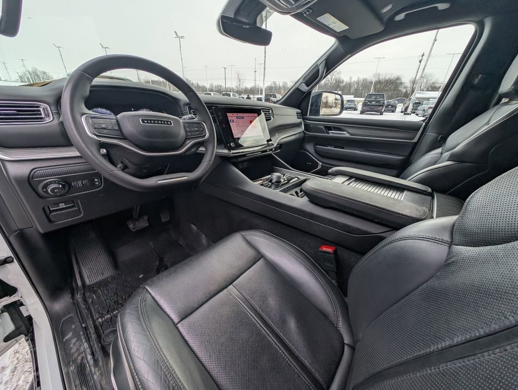 Used 2024 Jeep Wagoneer Series III image 2