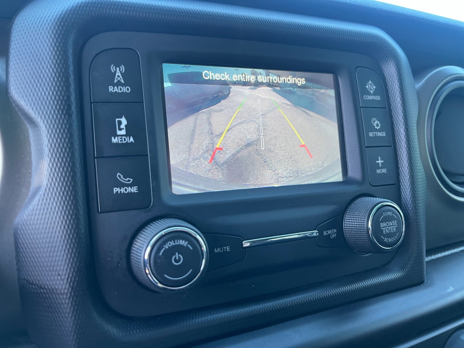 Used 2018 Jeep Wrangler Unlimited Sport image 28