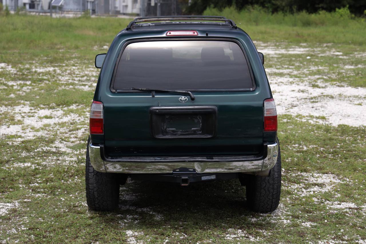 Used 2000 Toyota 4Runner SR5 w/ Upgrade Value Pkg 2 RWD image 9