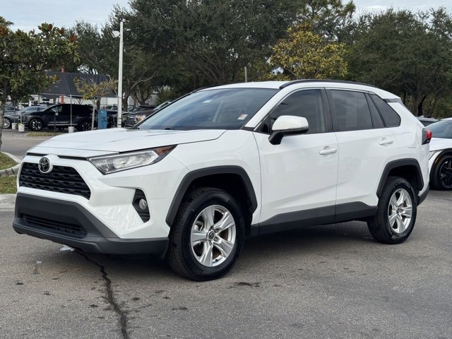 Used 2021 Toyota RAV4 XLE image 2