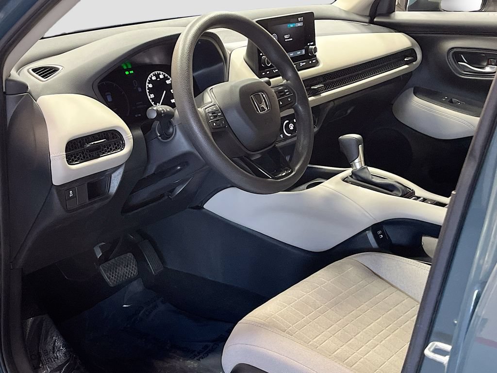 Used 2025 Honda HR-V LX image 9