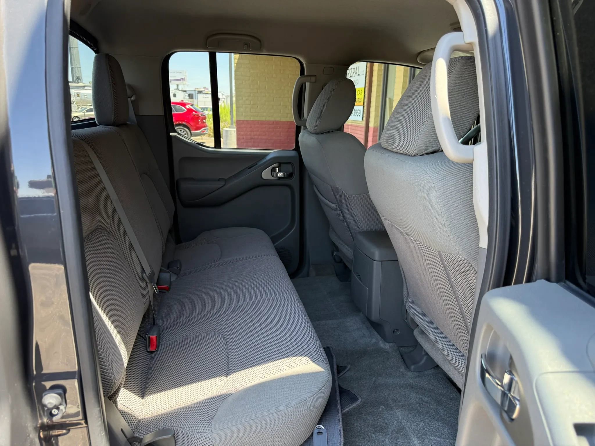Used 2015 Nissan Frontier SV w/ SV Value Truck Package AWD/4WD image 27