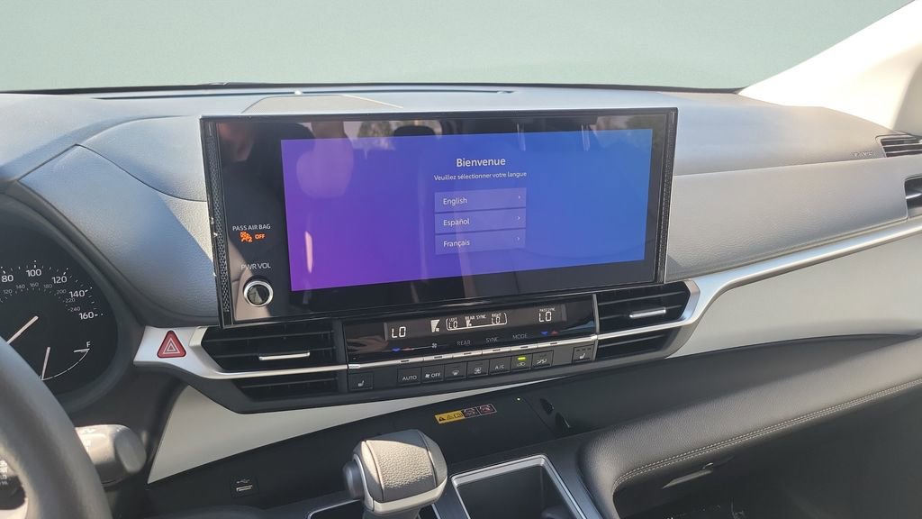 Certified 2025 Toyota Sienna XLE image 17