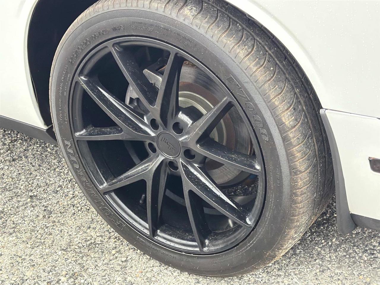 Used 2014 Dodge Challenger SXT image 9