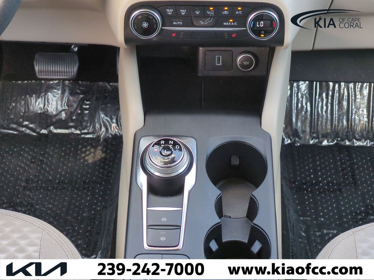 Used 2020 Ford Escape SE image 18