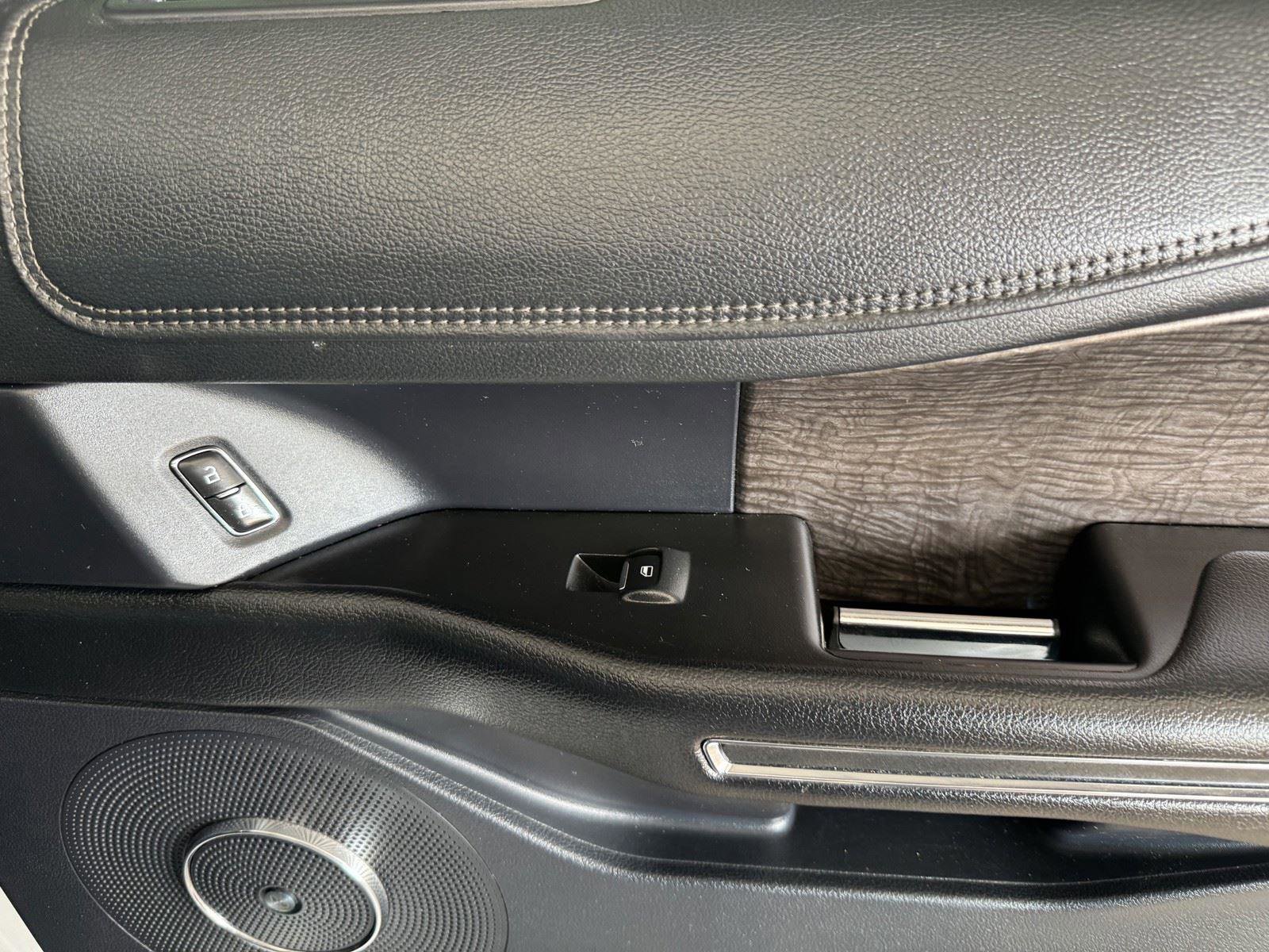 Used 2020 Ford Expedition Limited w/ Equipment Group 301A image 42