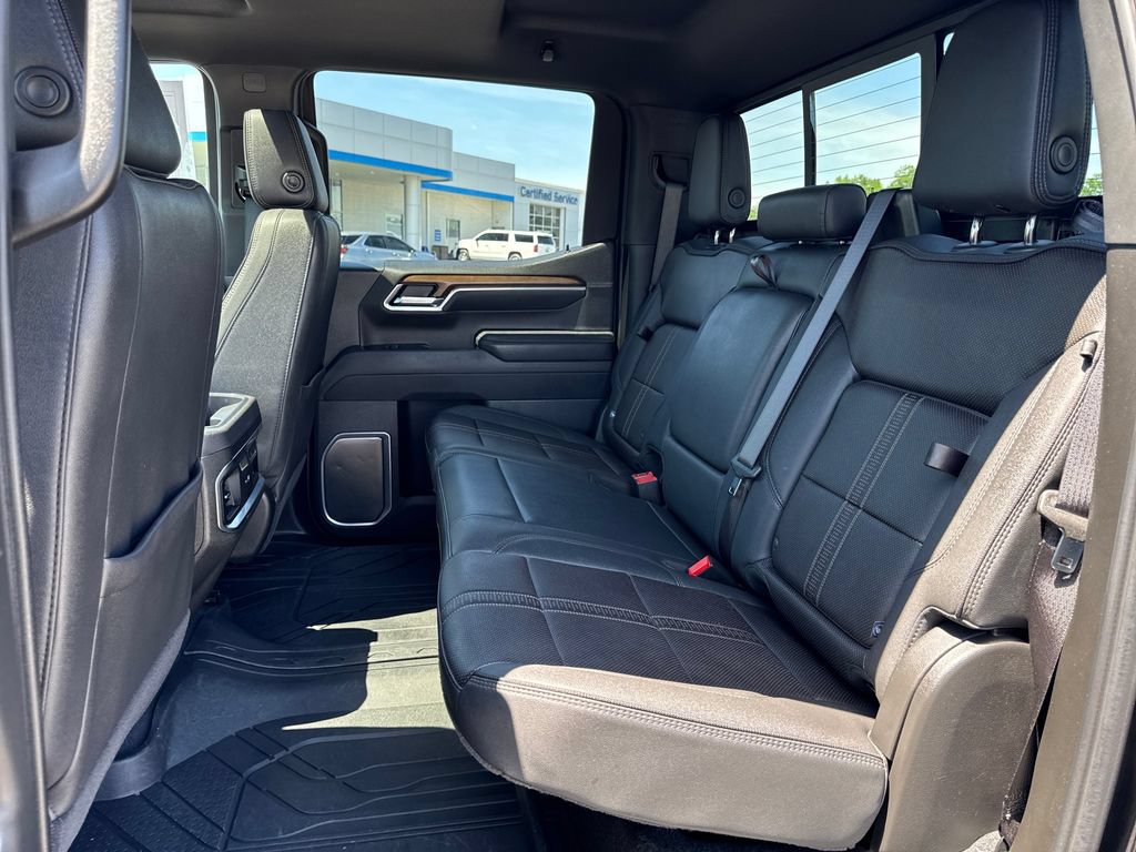 Used 2025 Chevrolet Silverado 1500 High Country w/ Midnight Edition AWD/4WD image 13