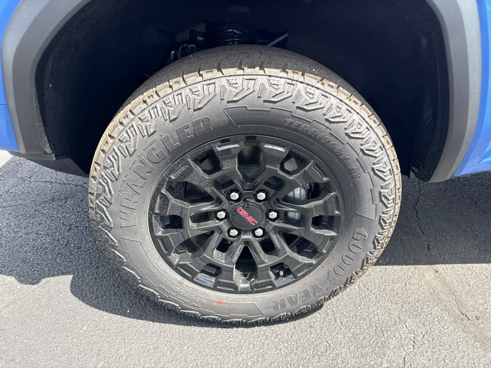 New 2026 GMC Canyon Elevation RWD image 9