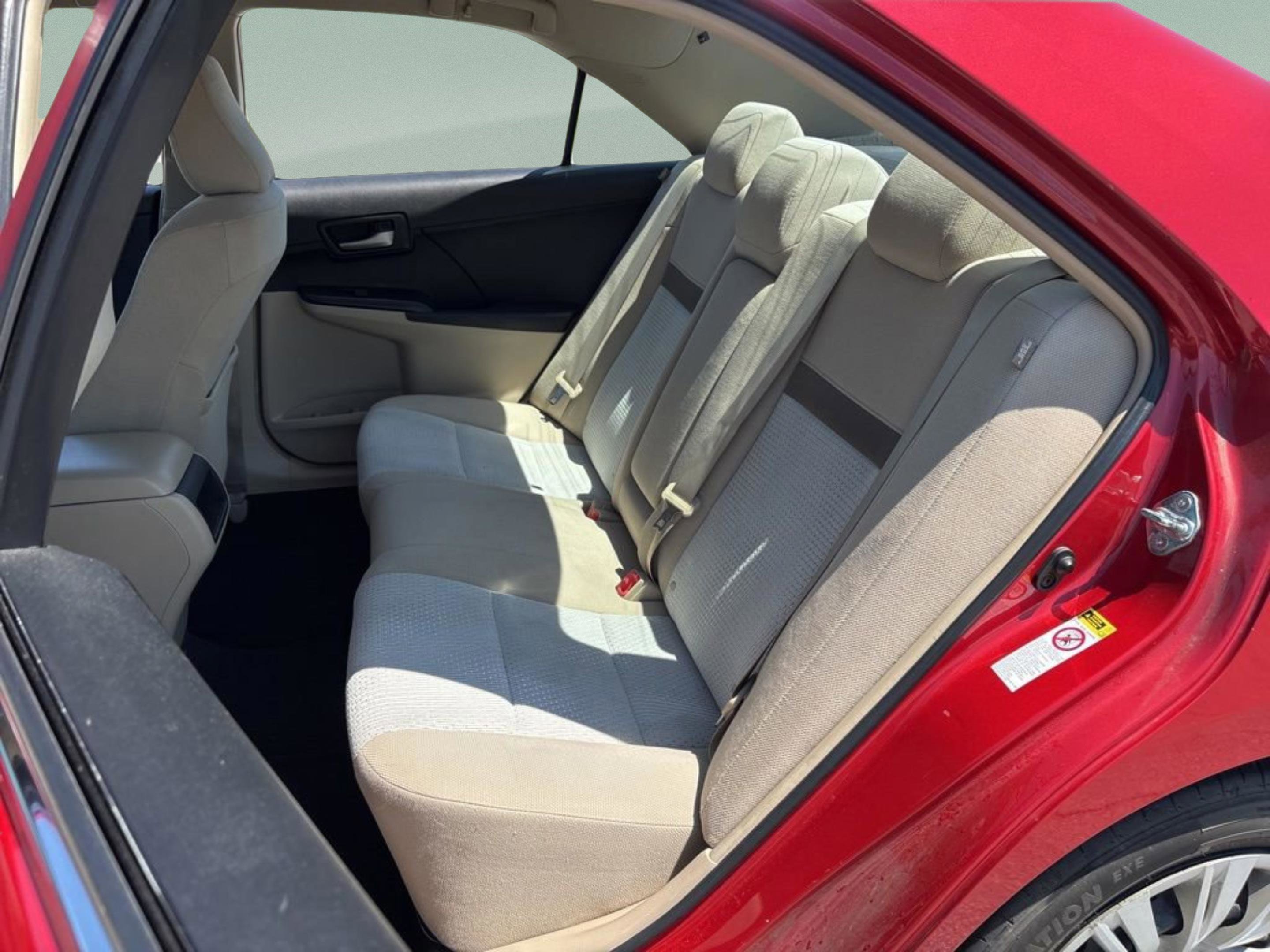 Used 2012 Toyota Camry LE image 27