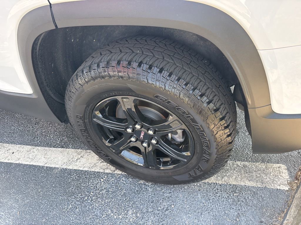 Used 2021 GMC Acadia AT4 w/ Trailering Package AWD/4WD image 7