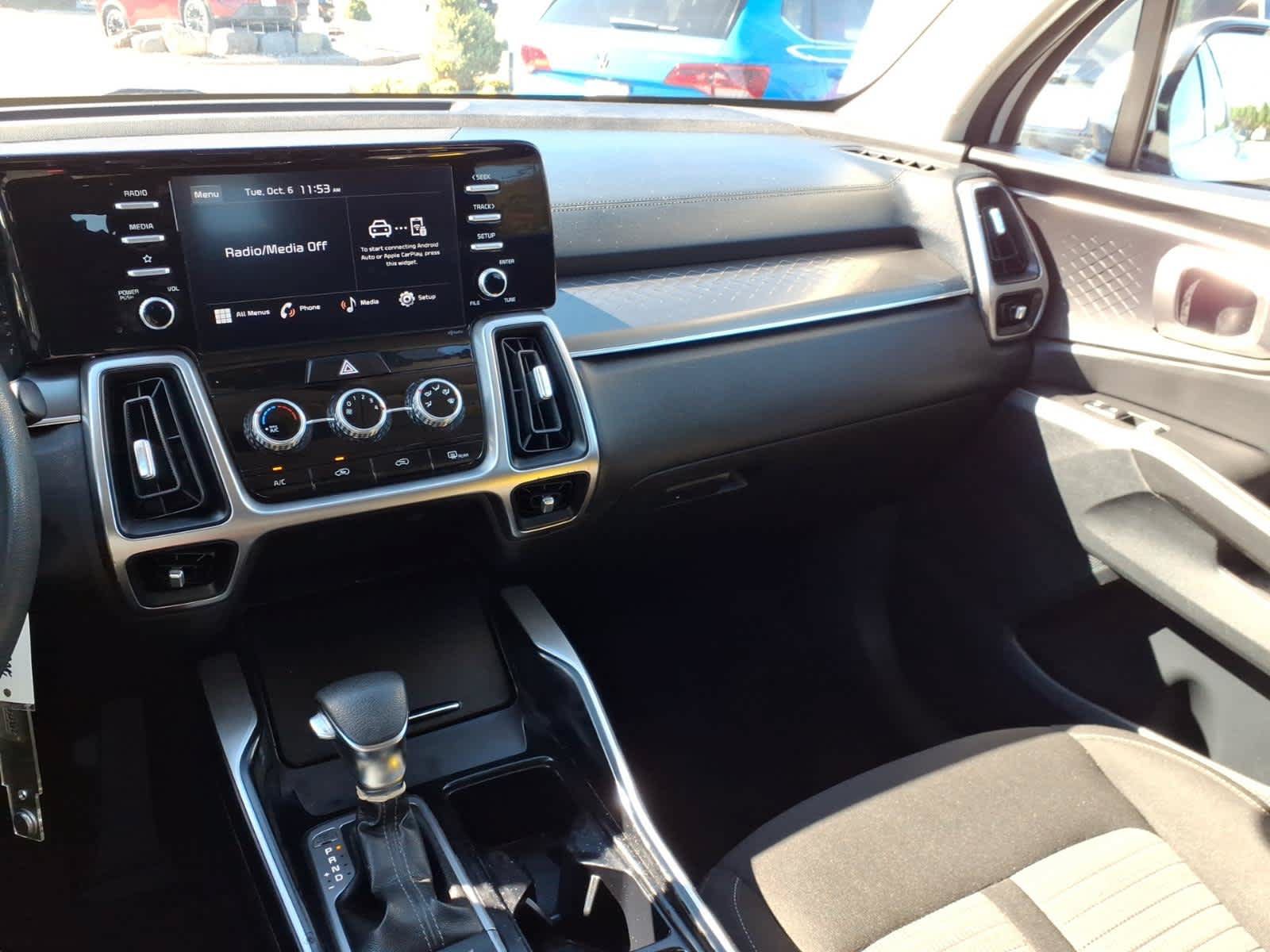 Used 2022 Kia Sorento LX AWD/4WD image 15