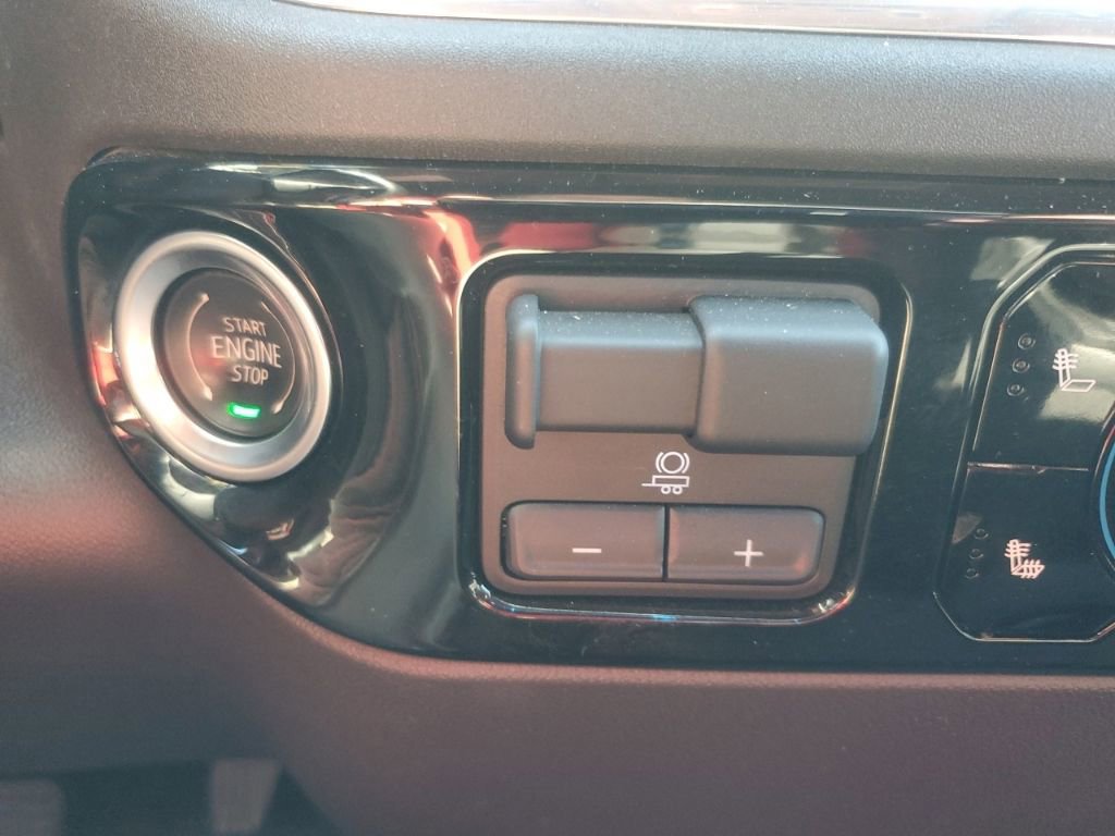 Certified 2024 Chevrolet Silverado 1500 RST AWD/4WD image 27