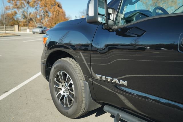 Used 2024 Nissan Titan SV w/ SV Convenience Package image 35