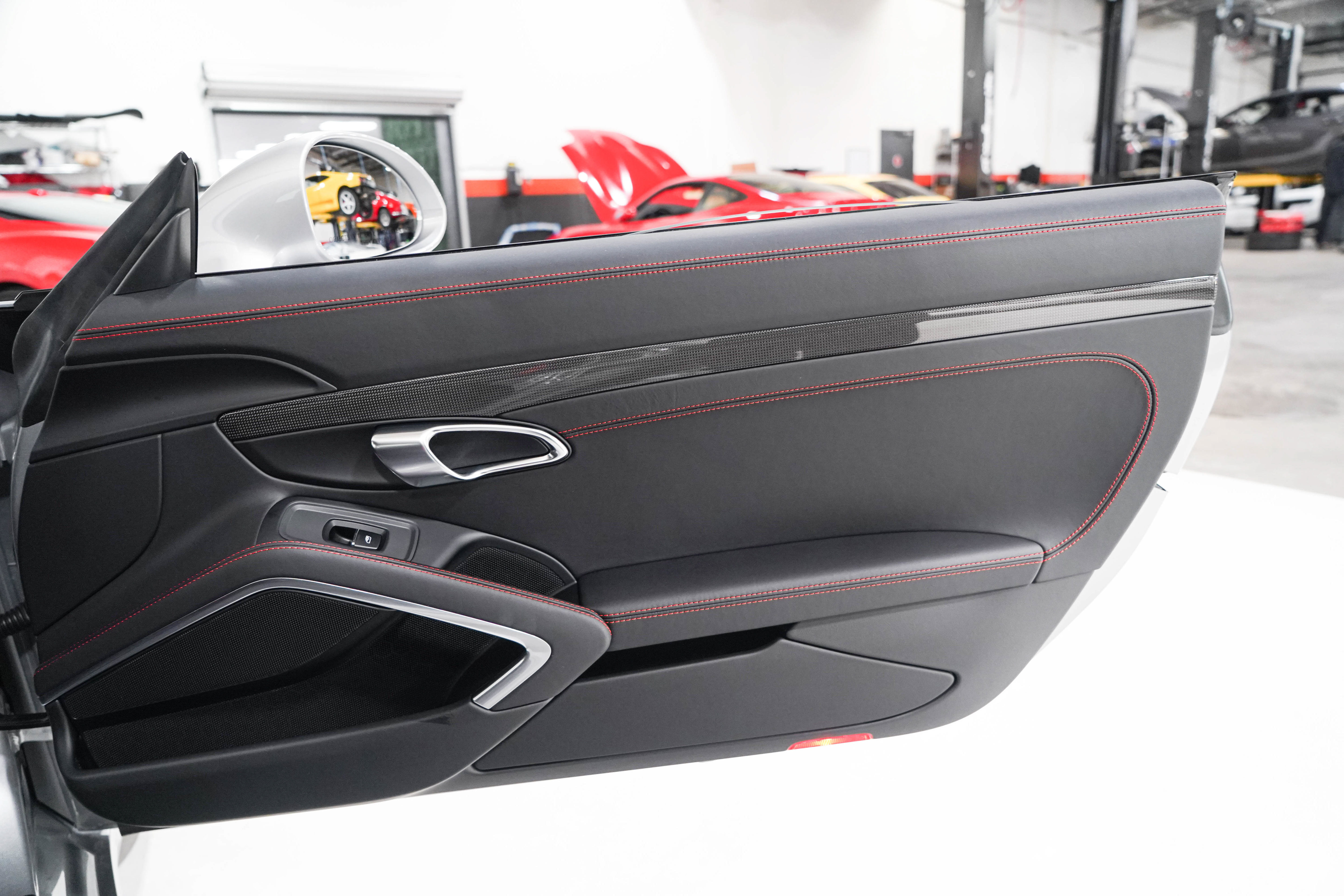 Used 2018 Porsche 911 GT3 RWD image 18