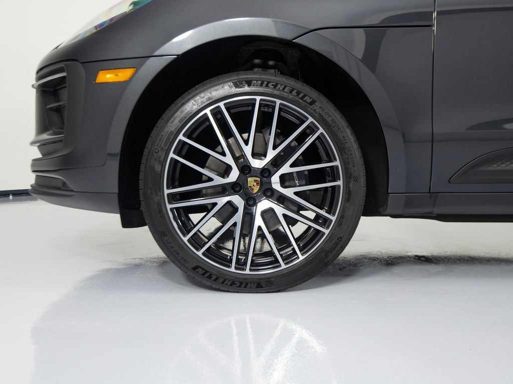 Certified 2026 Porsche Macan AWD/4WD image 15
