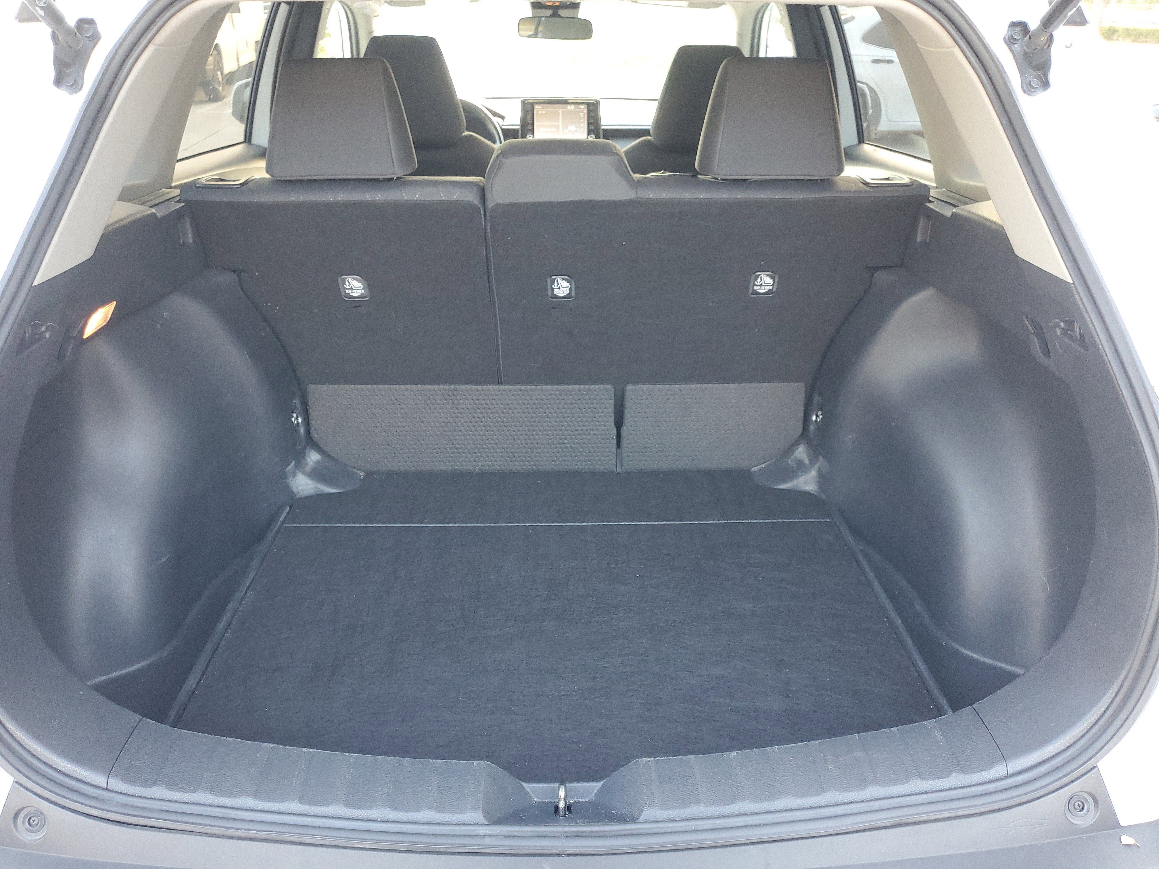 Used 2022 Toyota Corolla Cross LE image 9