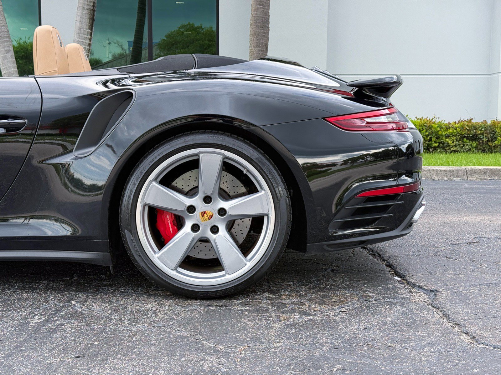 Used 2019 Porsche 911 4 Cabriolet AWD/4WD image 14