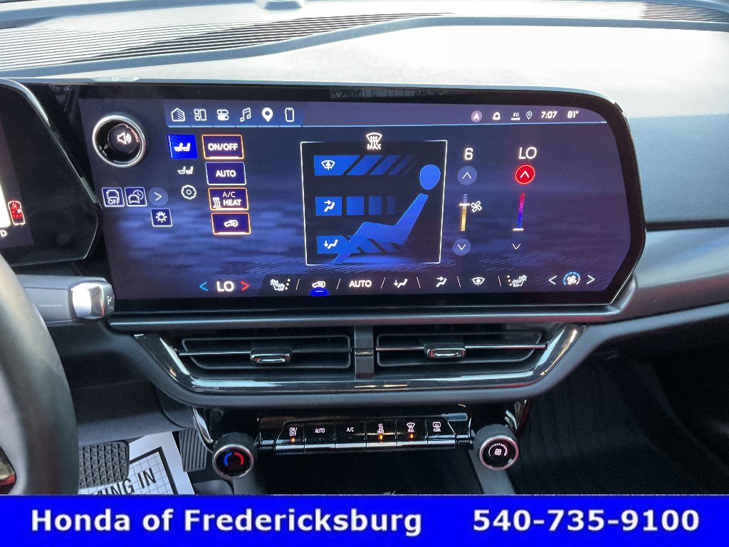 Used 2025 Chevrolet Equinox EV RS AWD/4WD image 36