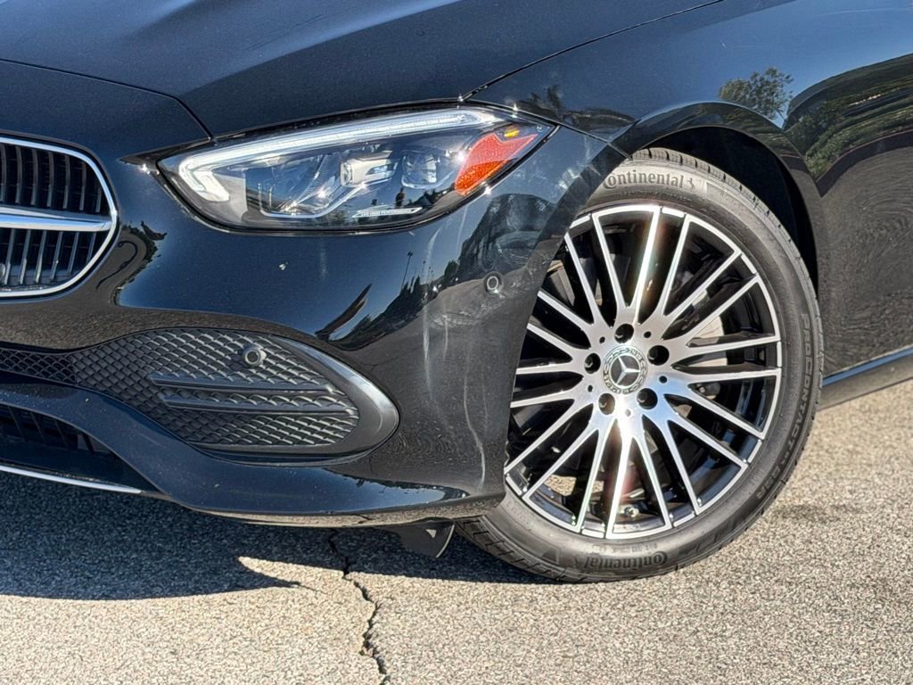 Used 2022 Mercedes-Benz C 300 4MATIC Sedan image 4