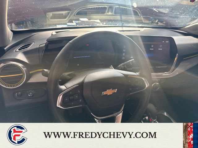 Used 2025 Chevrolet Trax LT w/ Driver Confidence Package FWD image 12