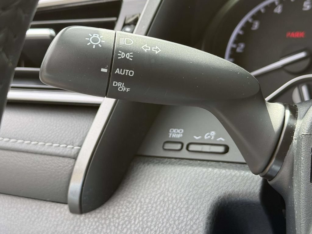 Used 2023 Toyota Camry SE AWD/4WD image 24